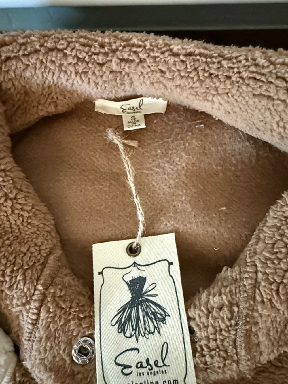 Easel Plush Sherpa Pullover in Warm Tan - Picture 3 of 4